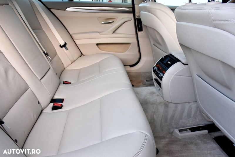 BMW Seria 5 530d xDrive Aut. Modern Line - 20