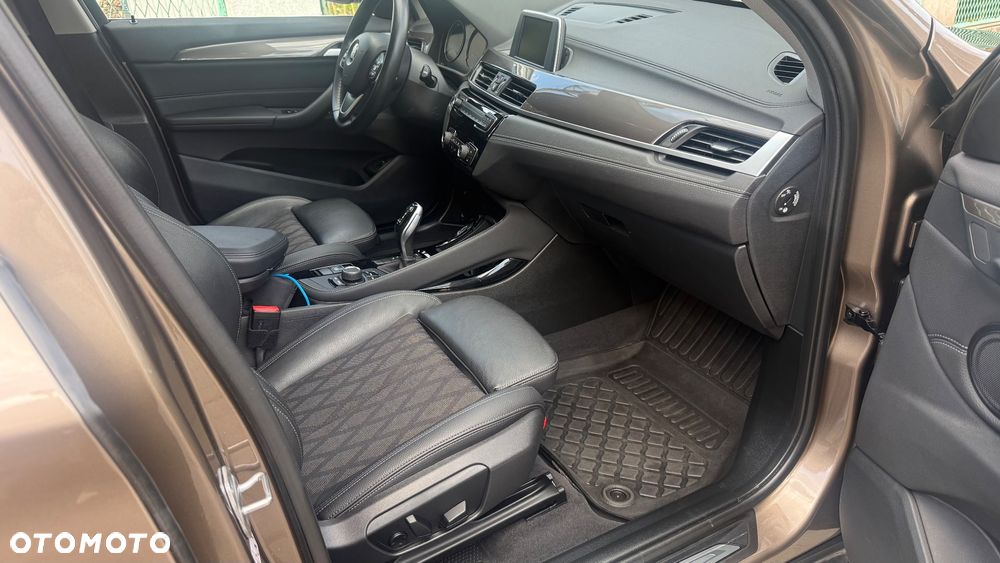 BMW X1 sDrive18i Business Edition - 18