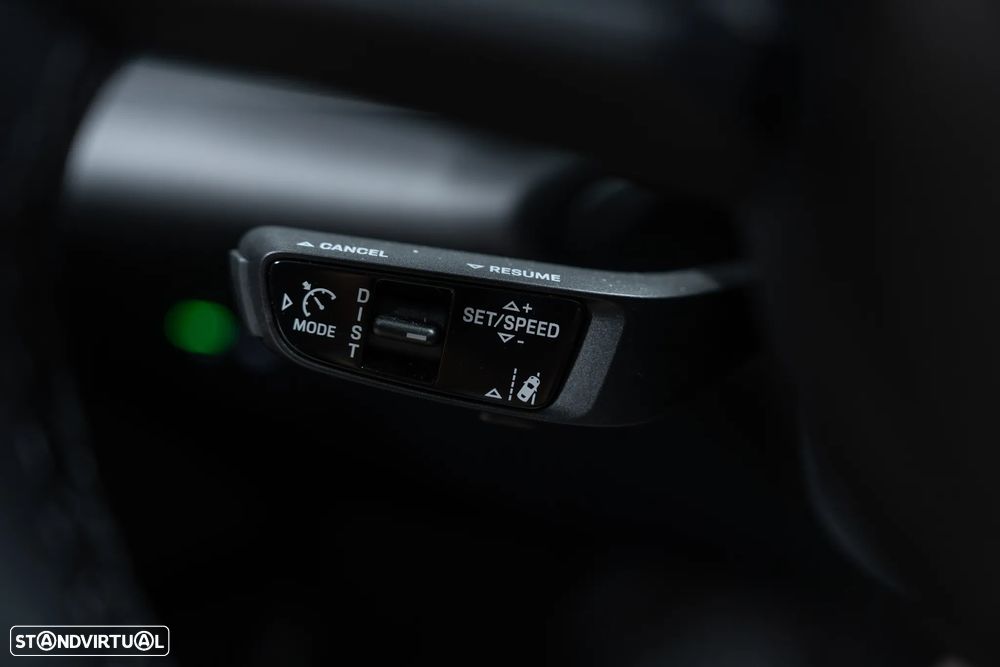 Porsche Macan Electric 4 - 35