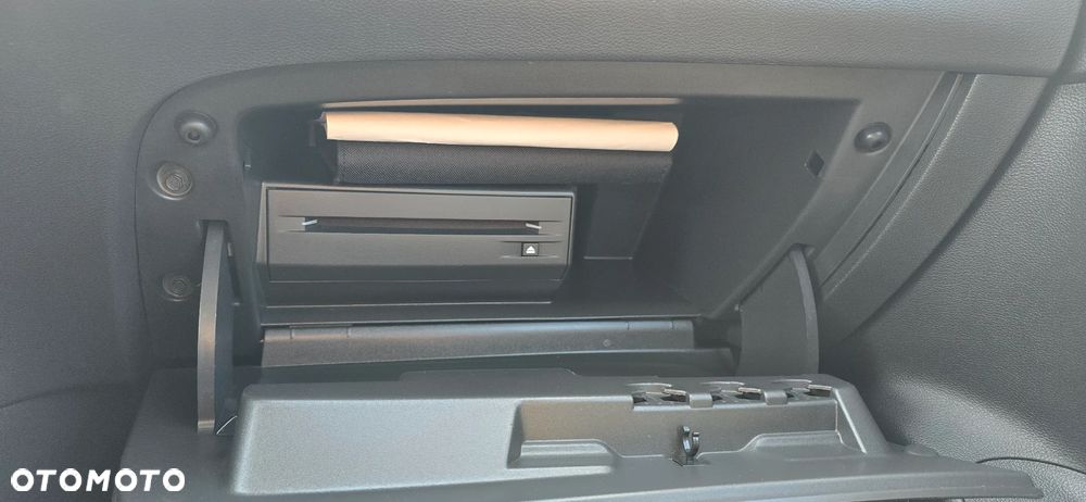 Opel Astra 1.6 Turbo Start/Stop Dynamic - 36