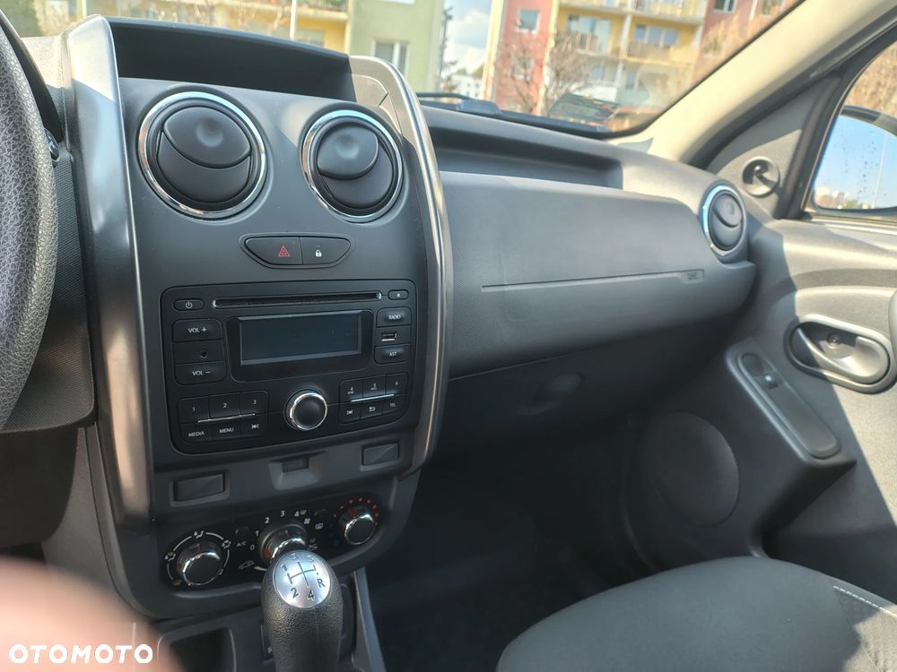 Dacia Duster 1.6 SCe Laureate S&S - 17