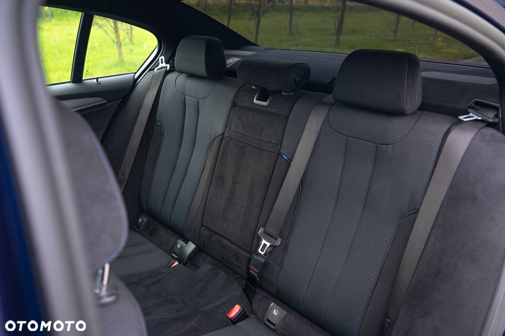 BMW Seria 5 520d xDrive - 10