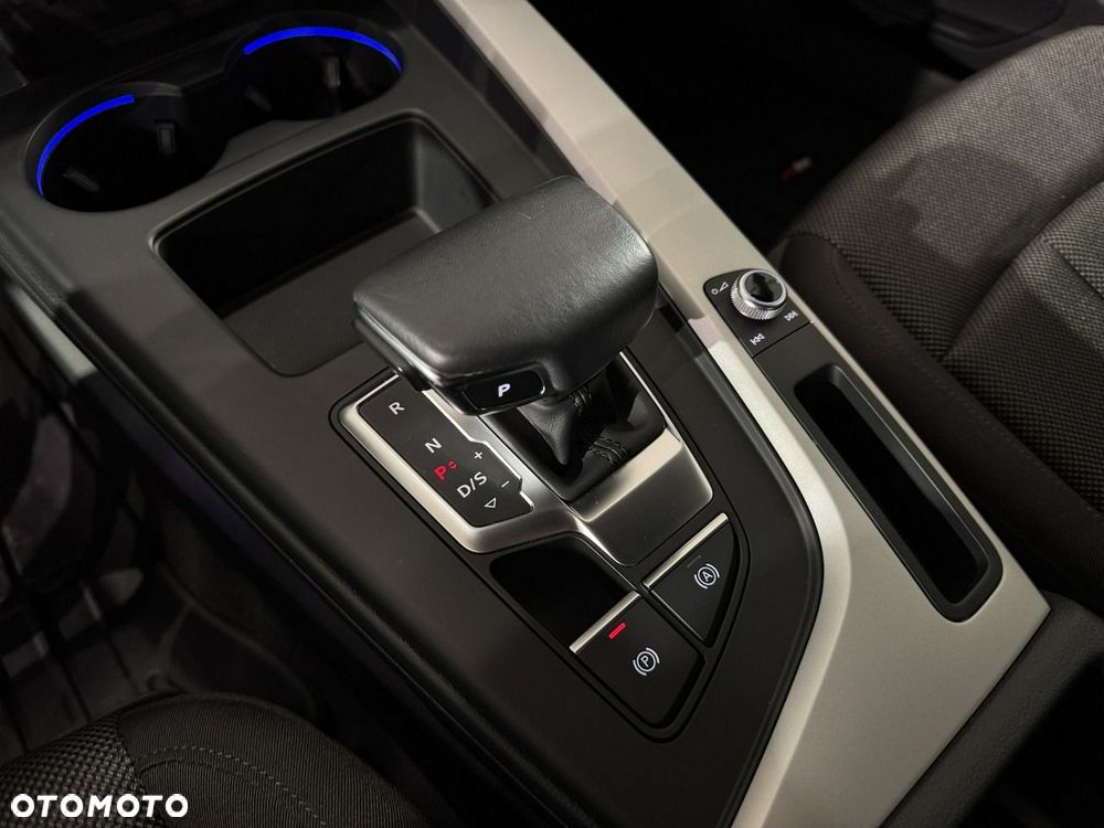 Audi A4 Avant 40 TFSI quattro S tronic advanced - 29