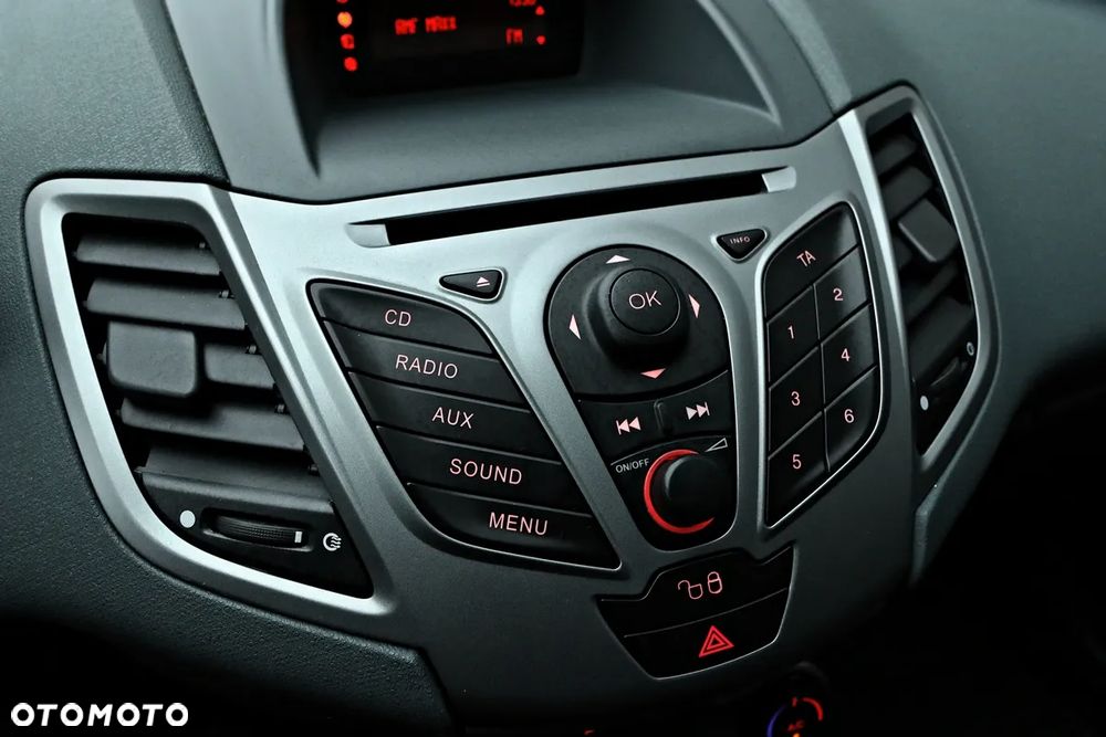 Ford Fiesta 1.25 Champions Edition - 37