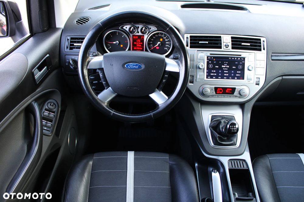 Ford Kuga 2.0 TDCi 2x4 Titanium - 17