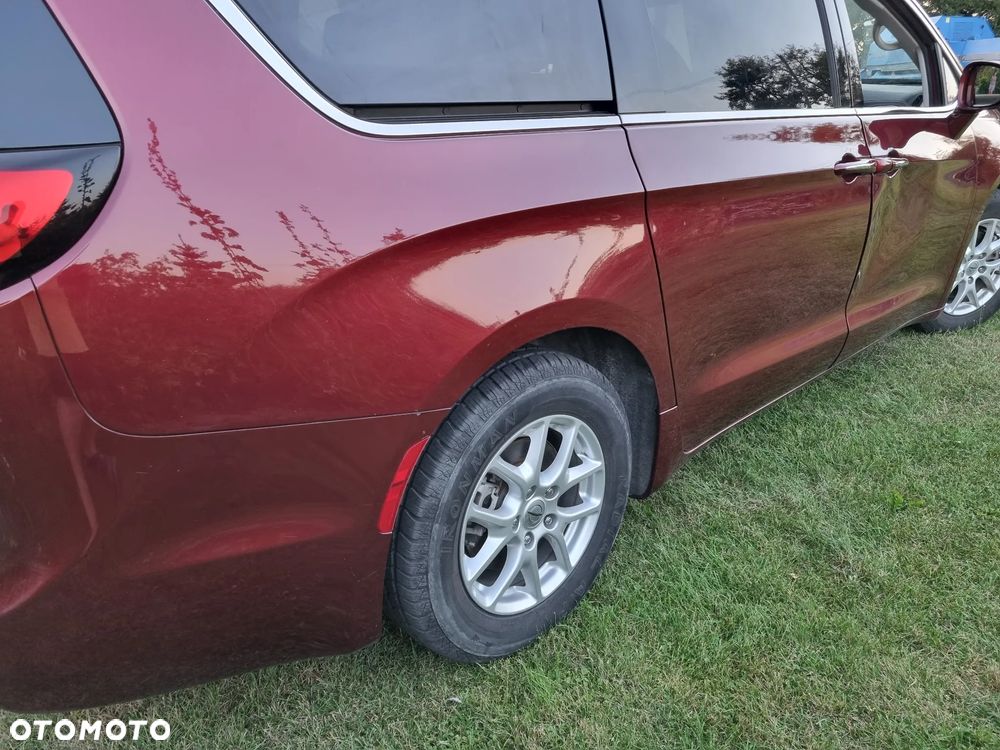Chrysler Pacifica - 8