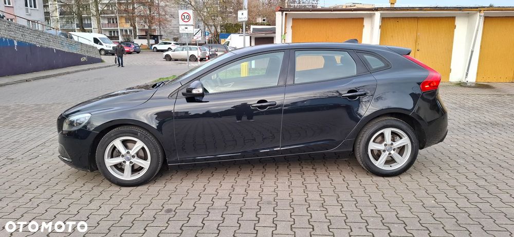 Volvo V40 D2 R Design - 6