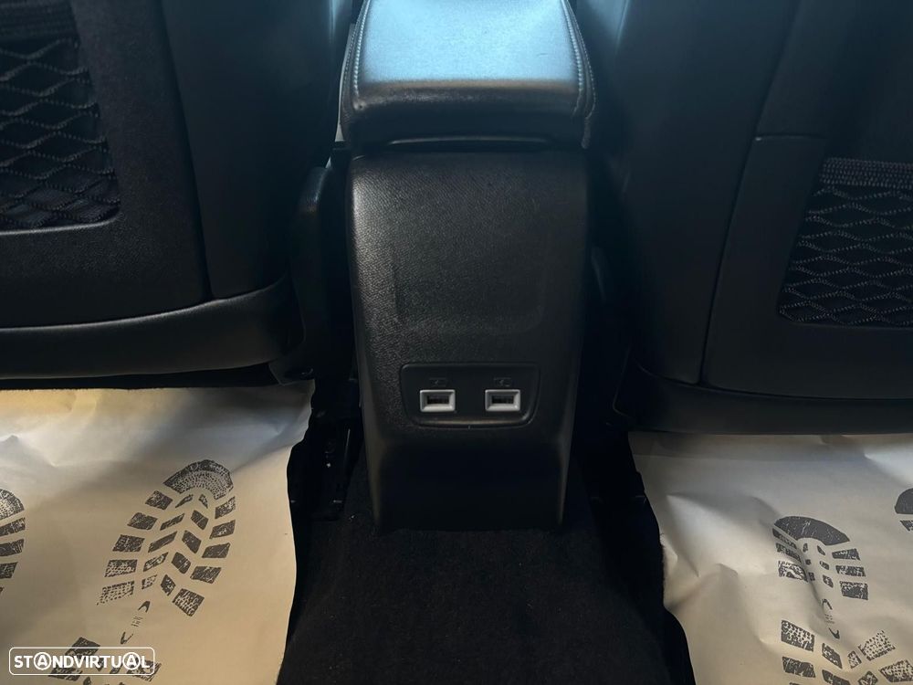 Peugeot e-2008 50 kWh GT - 33