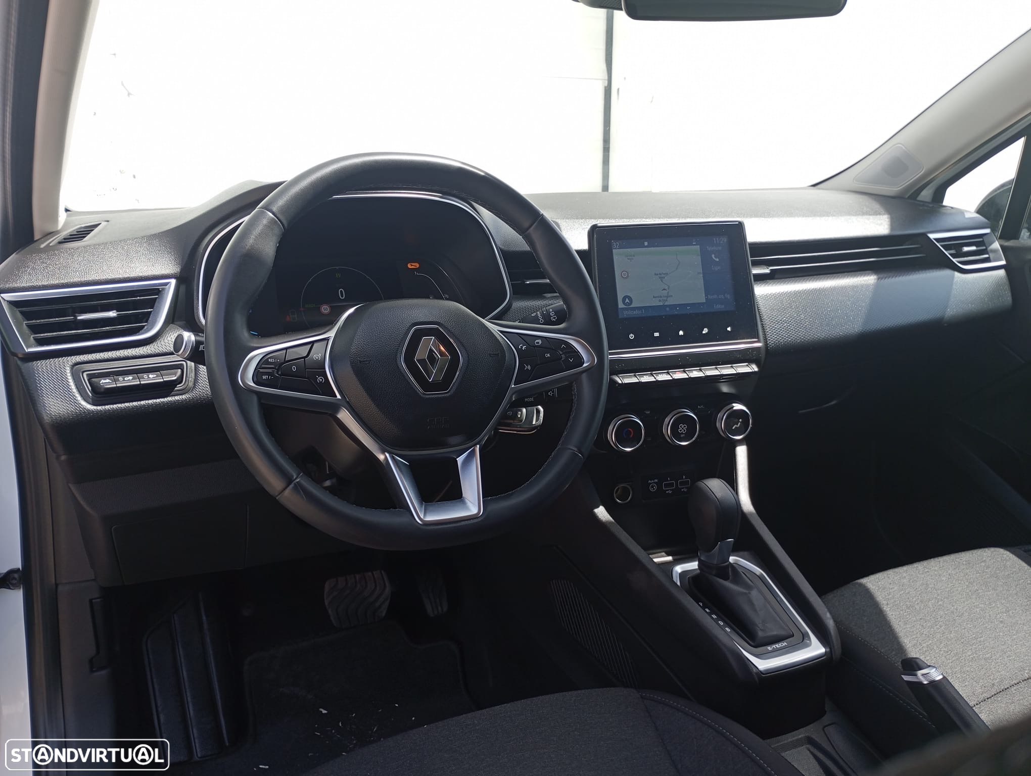 Renault Clio 1.6 E-Tech Edition One - 10
