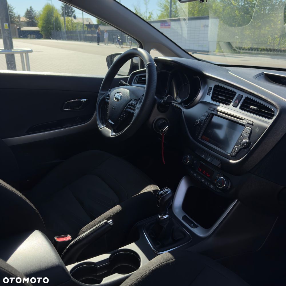 Kia Ceed - 14
