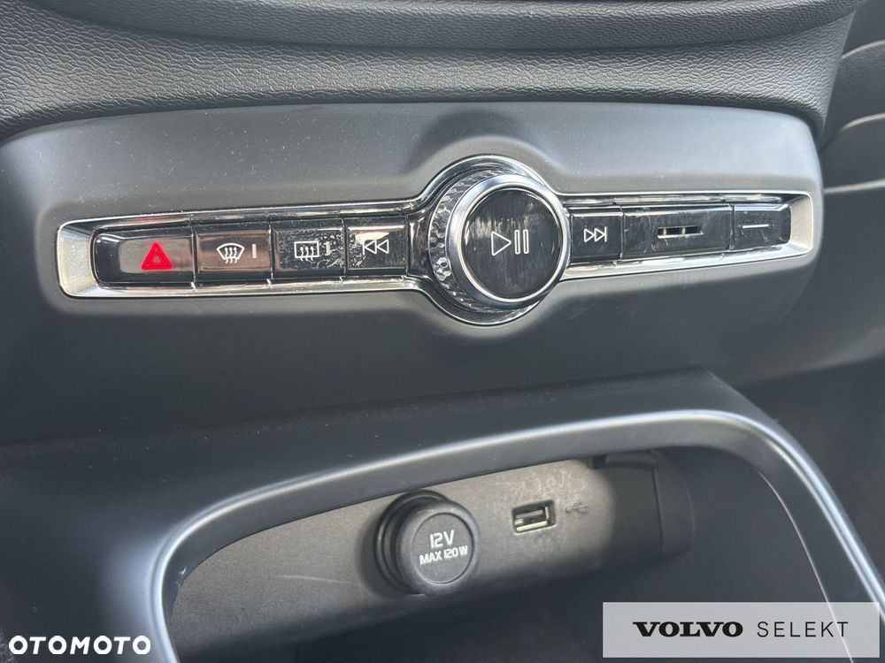 Volvo XC 40 - 18