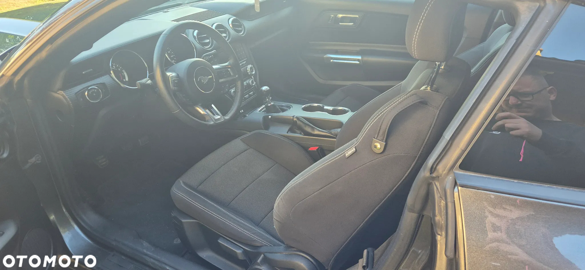 Ford Mustang - 4