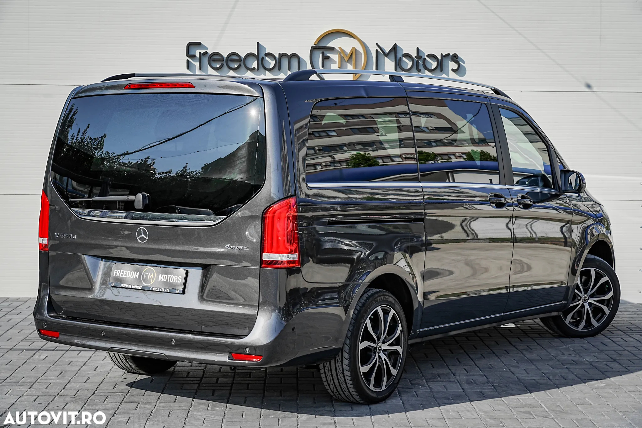 Mercedes-Benz V 250 d lang 4Matic 9G-TRONIC Avantgarde Edition 2023 - 4