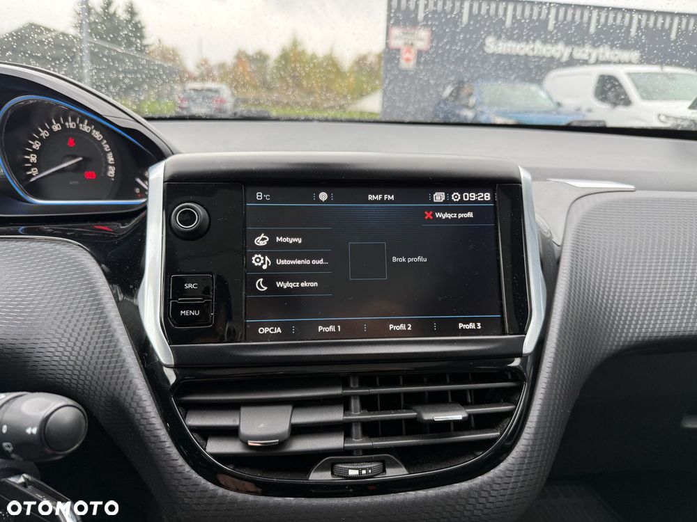 Peugeot 2008 1.2 PureTech Allure S&S - 20
