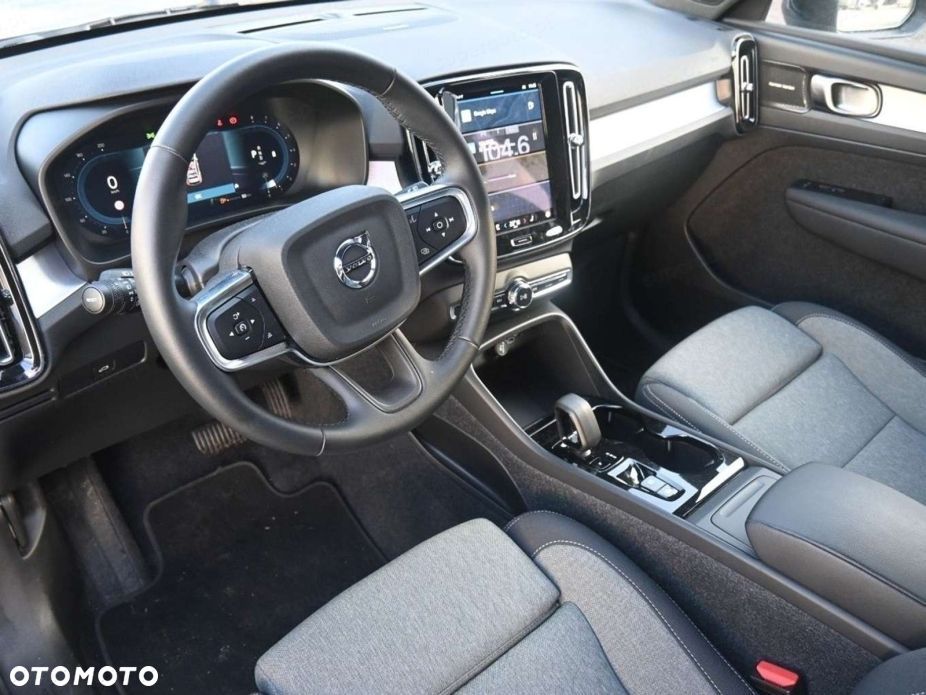 Volvo XC 40 B3 Plus Dark - 11