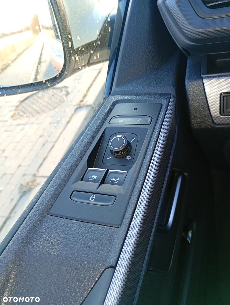 Volkswagen Multivan - 15