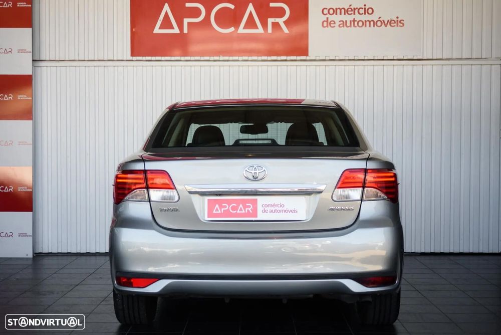 Toyota Avensis SD 2.0 D-4D Exclusive - 8