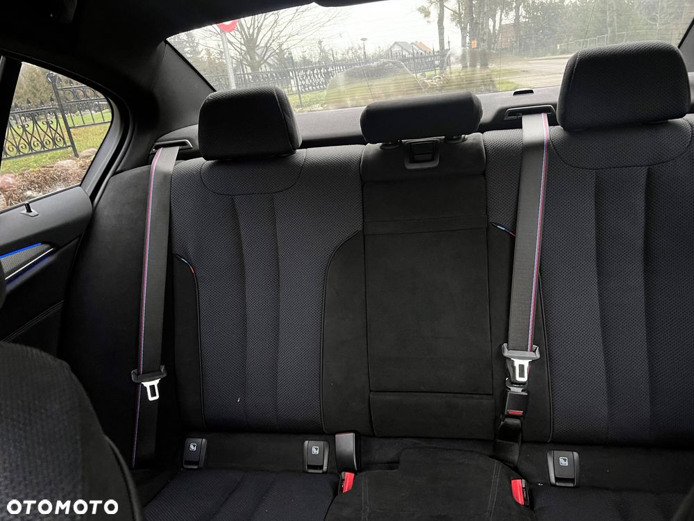 BMW Seria 5 520d M Sport - 11