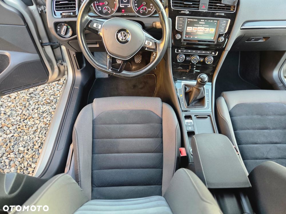 Volkswagen Golf - 14