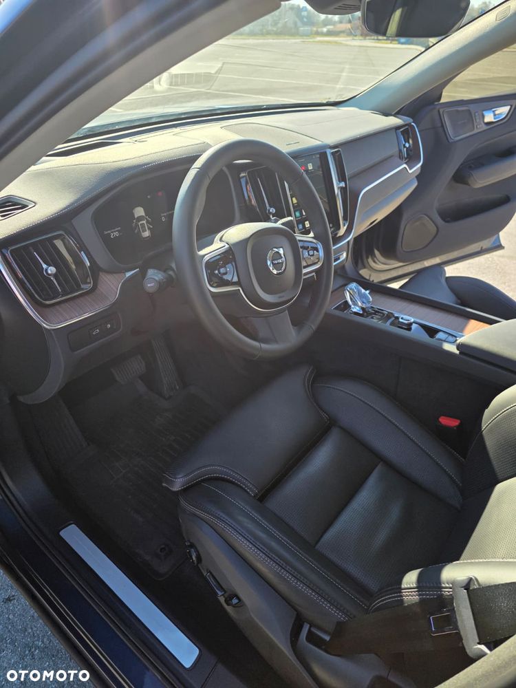 Volvo XC 60 T8 AWD Recharge Ultimate Dark - 6