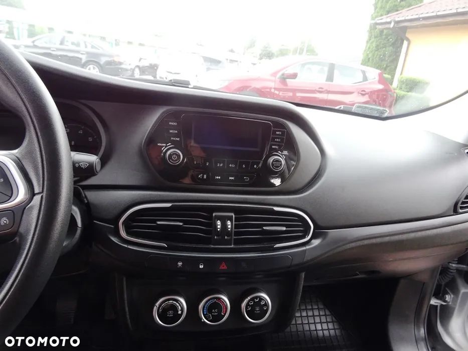 Fiat Tipo 1.4 16v Easy - 23