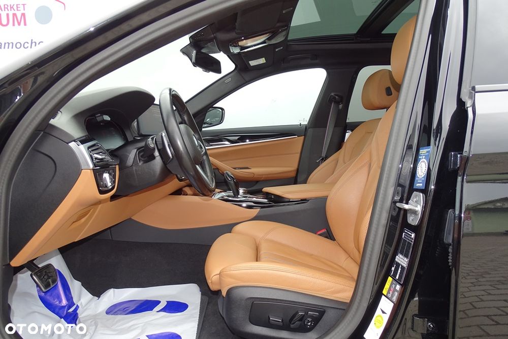 BMW Seria 5 530e xDrive M Sport sport - 19