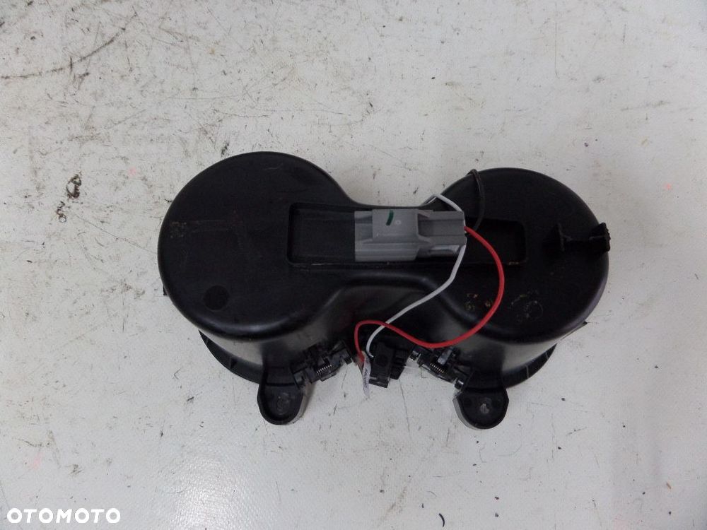 JEEP GRAND CHEROKEE WK2 SCHOWEK TUNELU NA KUBKI - 3