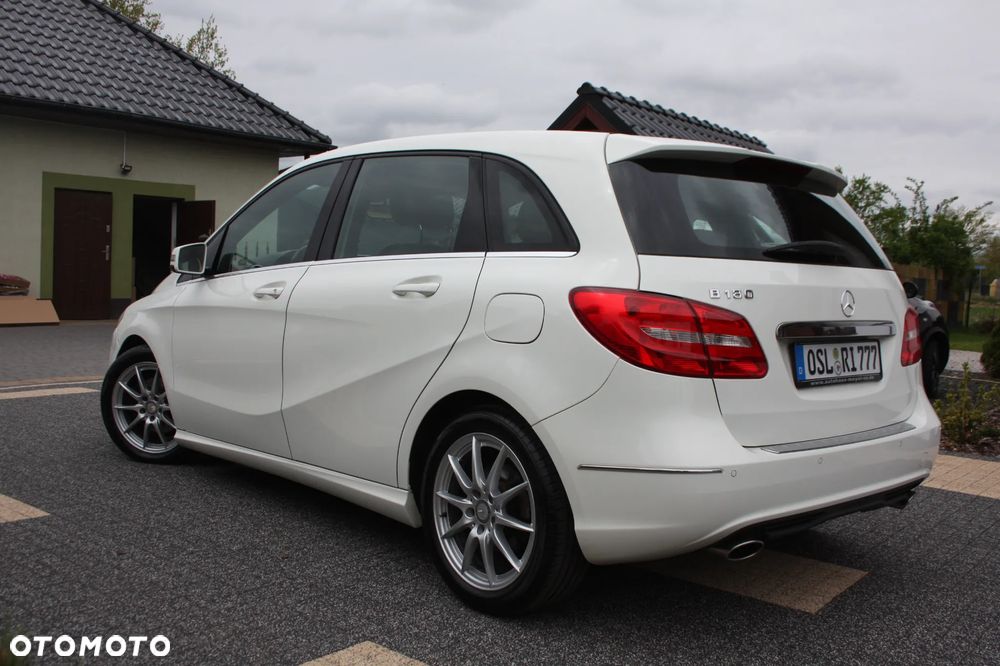 Mercedes-Benz Klasa B 180 Edition - 34