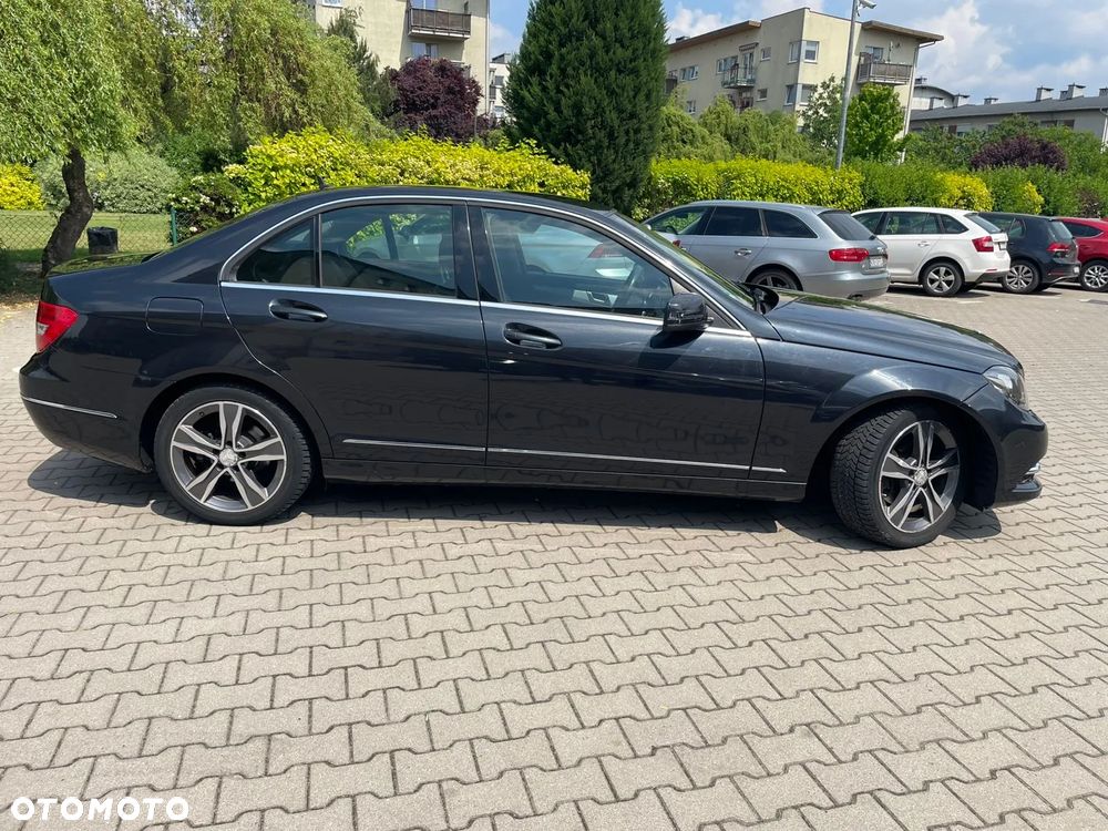 Mercedes-Benz Klasa C 200 CDI DPF (BlueEFFICIENCY) Elegance - 5