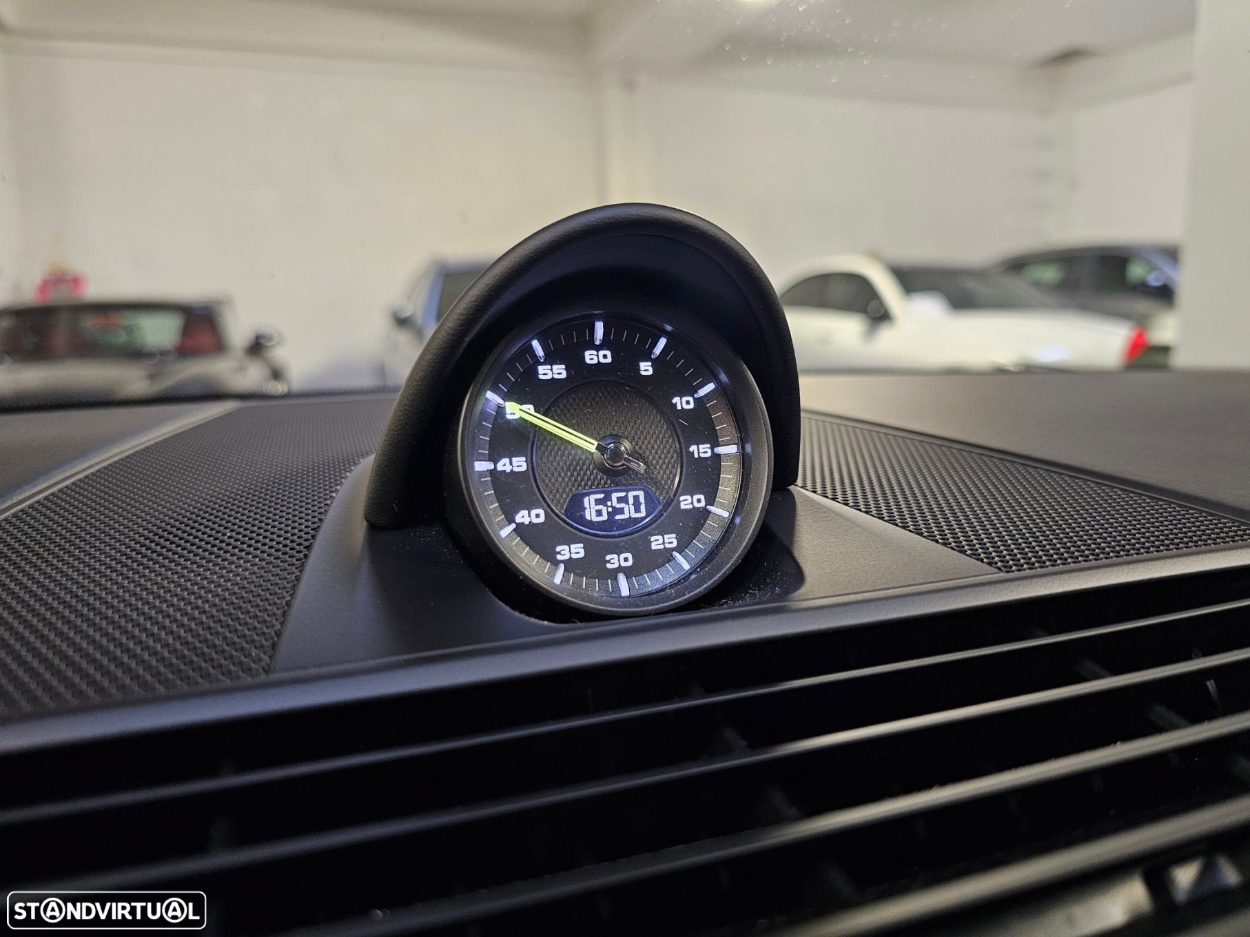 Porsche Panamera 4 E-Hybrid Platinum Edition - 17