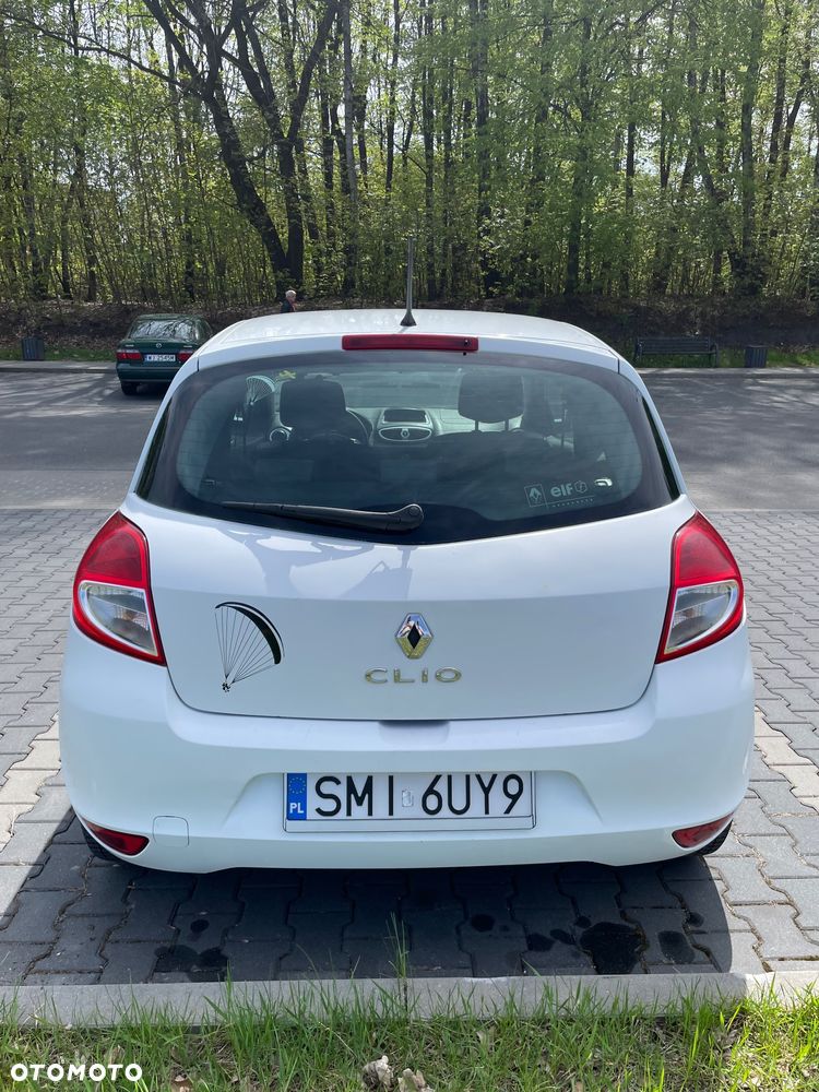 Renault Clio - 8
