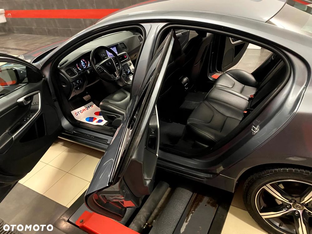 Volvo S60 D4 Drive-E R-Design Momentum - 16