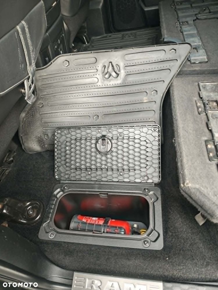 Dodge RAM - 25
