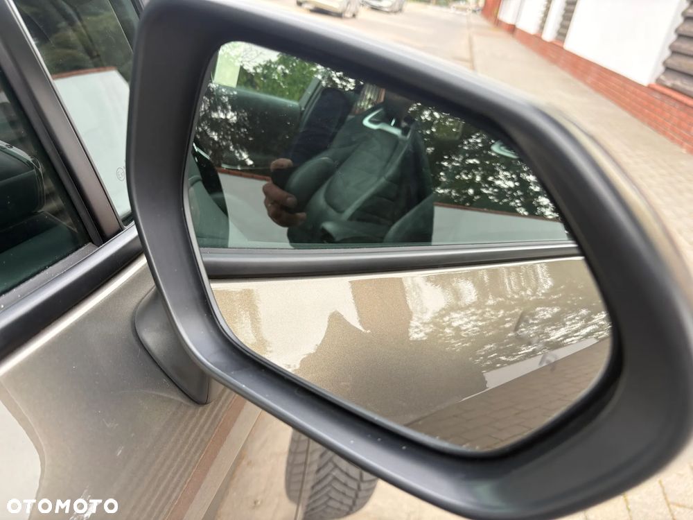 Toyota Corolla - 21