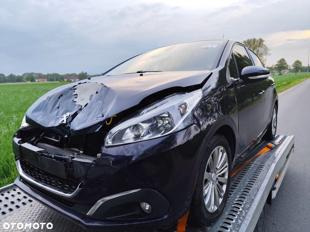 Peugeot 208 PureTech 82 Stop & Start Signature - 12