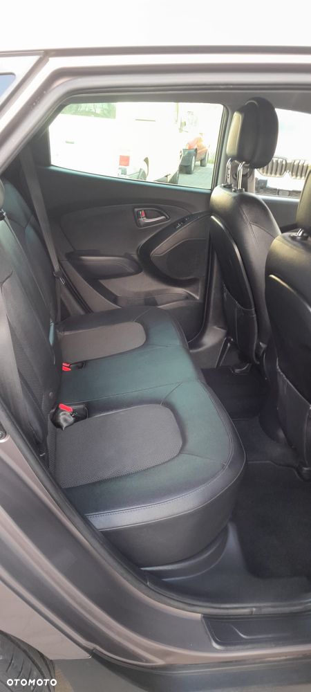 Hyundai ix35 1.7 CRDi 2WD blue Finale Gold - 38