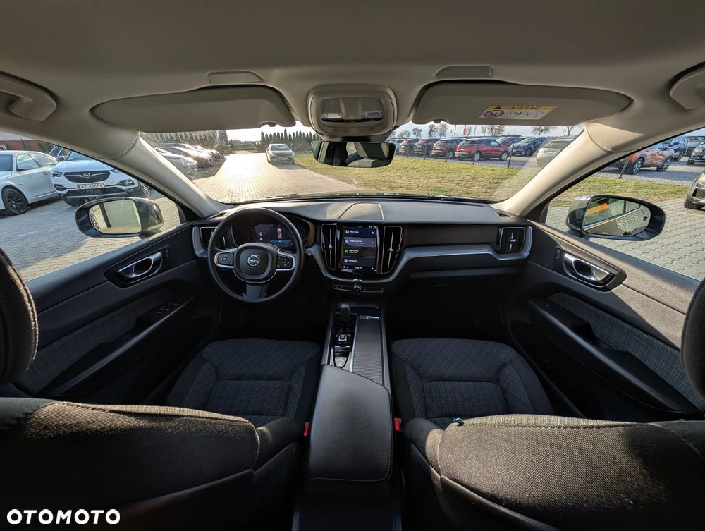 Volvo XC 60 B4 B Essential - 25