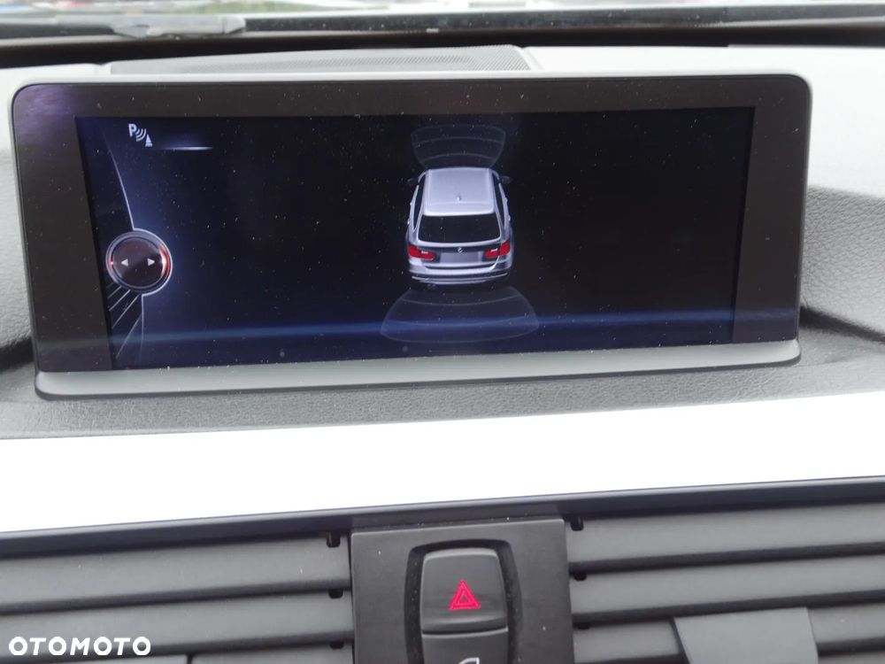 BMW Seria 3 318d Sport Line - 30
