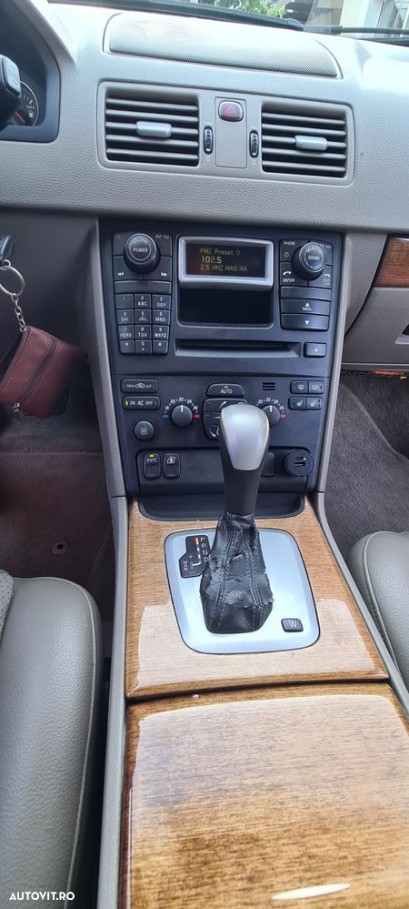Volvo XC 90 2.4D Executive - 8