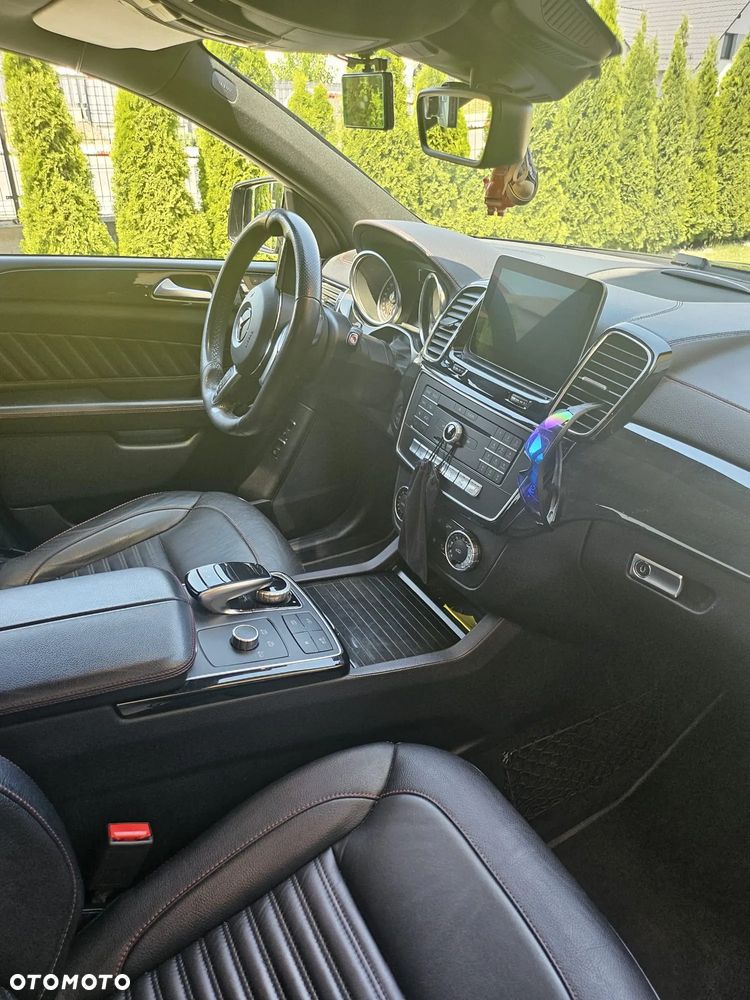 Mercedes-Benz GLE - 19