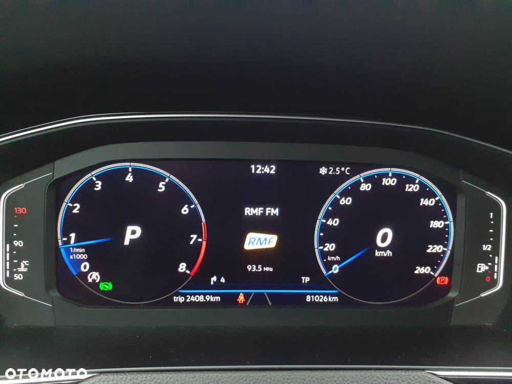 Volkswagen Passat - 11