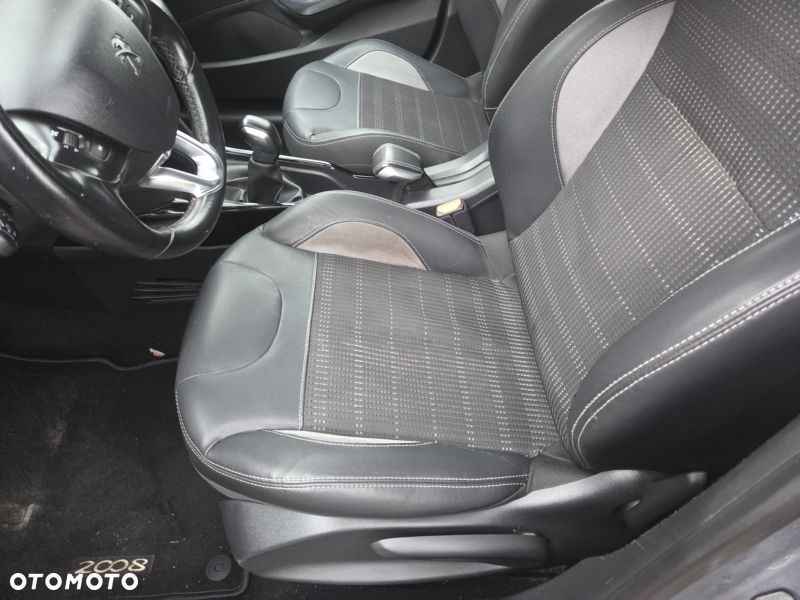 Peugeot 2008 PureTech 110 Stop&Start Allure - 22