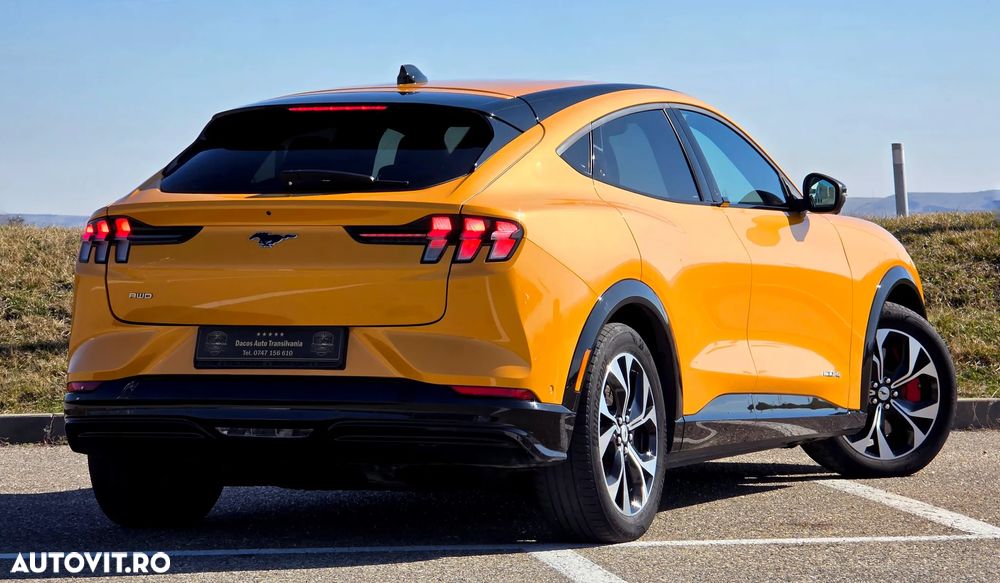 Ford Mustang Mach-E AWD PREMIUM - 5