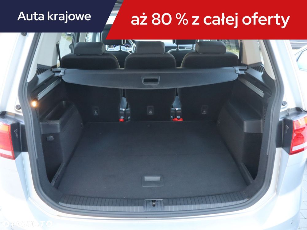 Volkswagen Touran - 16