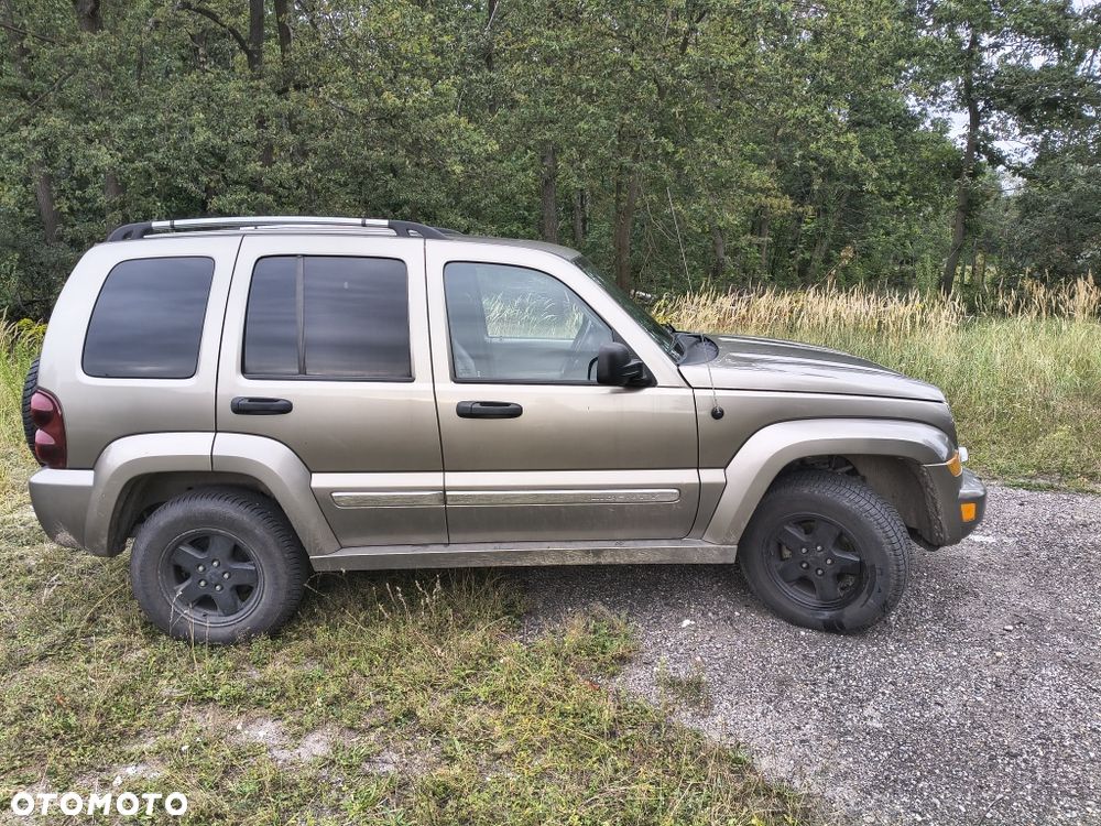 Jeep Liberty - 4