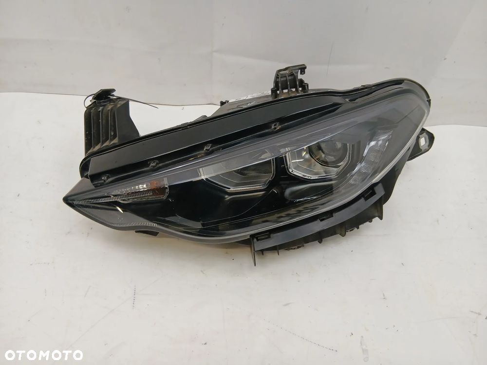 Reflektor lampa przód przednia lewa XENON Fiat Tipo II