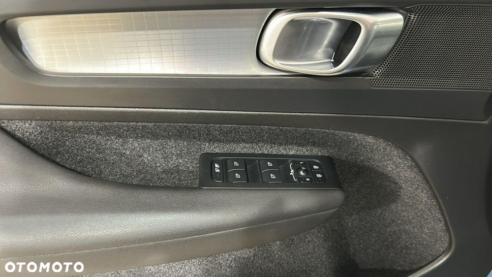 Volvo XC 40 B3 Core - 13