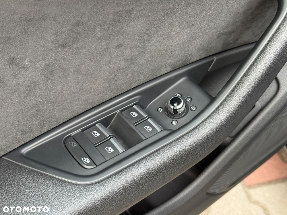 Audi A4 Avant 2.0 TDI Sport S tronic - 29