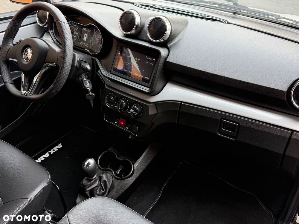 Aixam Crossover - 12