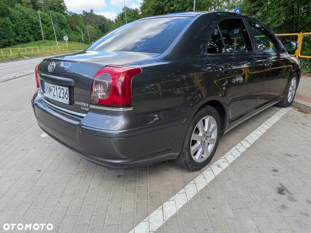 Toyota Avensis 2.0 D-4D Sol - 3